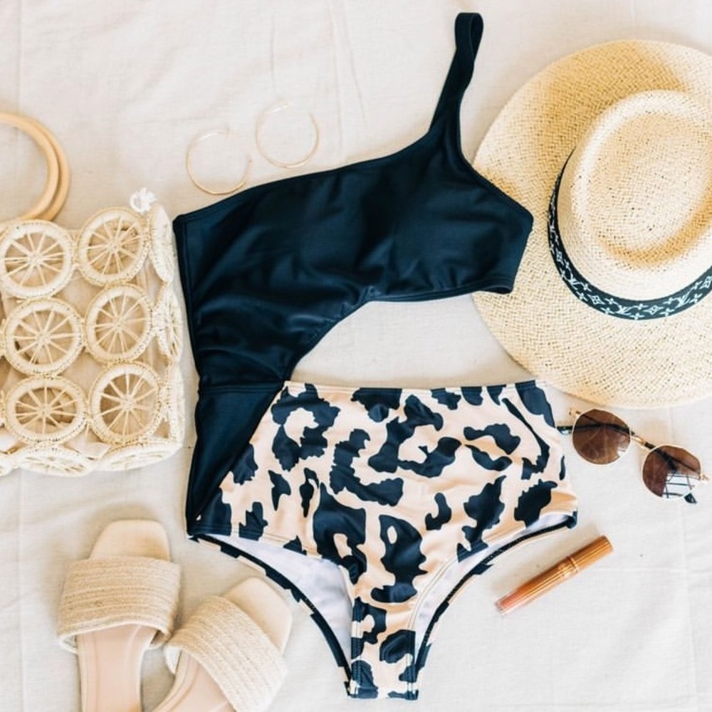 NWT One Piece Cutout Leopard/Cheetah Swimsuit